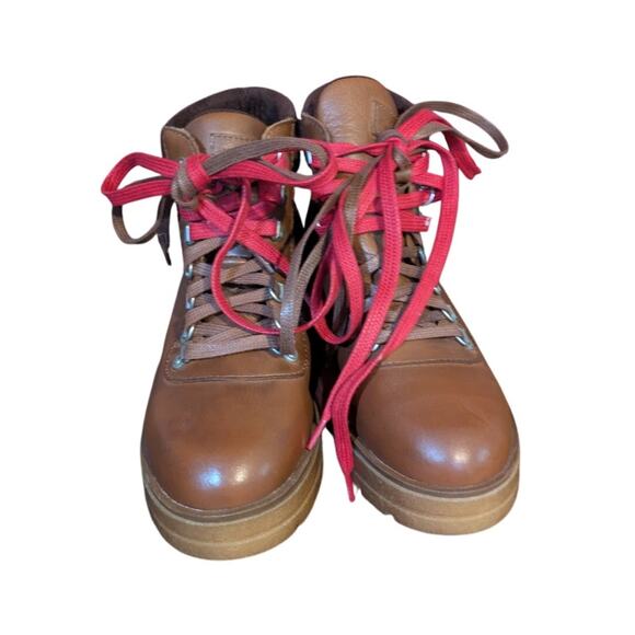 New Musse & Cloud Hiking Boots Size women's 8 - Picture 1 of 7